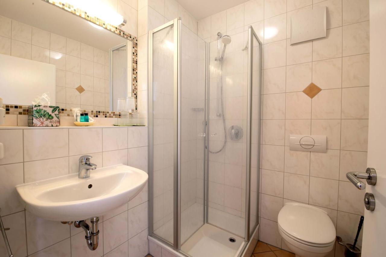 Gasthaus Hotel Ostermeier Attenkirchen Екстер'єр фото