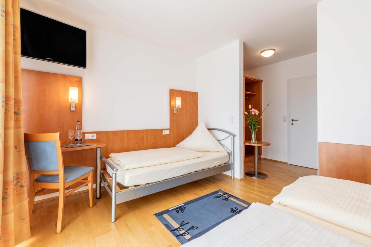 Gasthaus Hotel Ostermeier Attenkirchen Екстер'єр фото