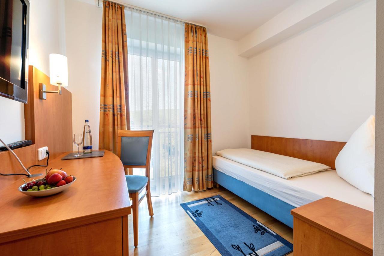 Gasthaus Hotel Ostermeier Attenkirchen Екстер'єр фото