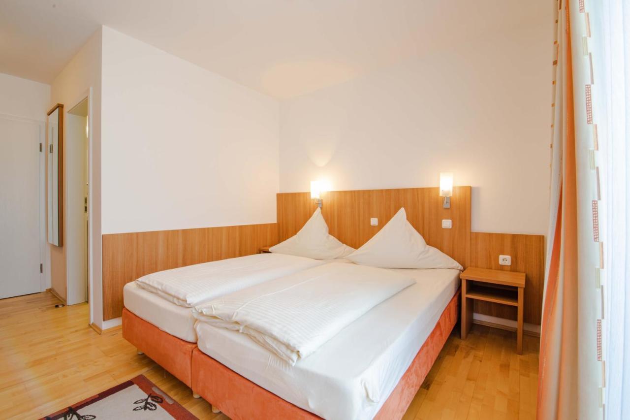 Gasthaus Hotel Ostermeier Attenkirchen Екстер'єр фото