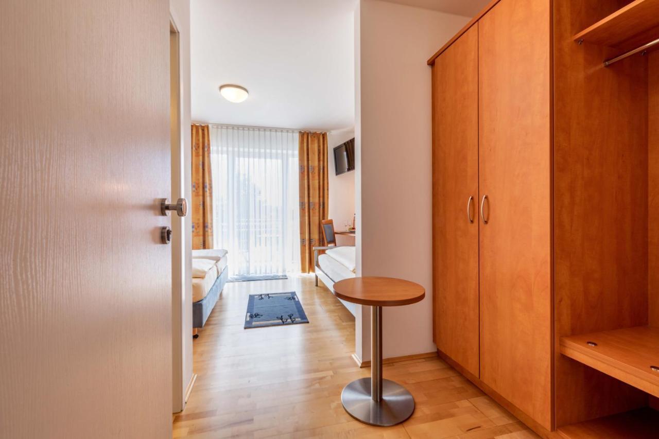 Gasthaus Hotel Ostermeier Attenkirchen Екстер'єр фото